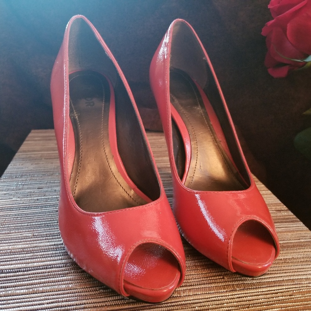 Victor Alfaro peep toe heels